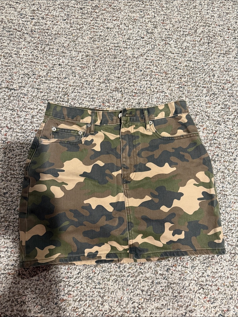 GAP denim Camo mini skirt sz 28